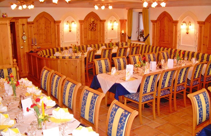Hotel - Gasthof - Restaurant - Bar Zum Hirschen Bruneck / Stegen